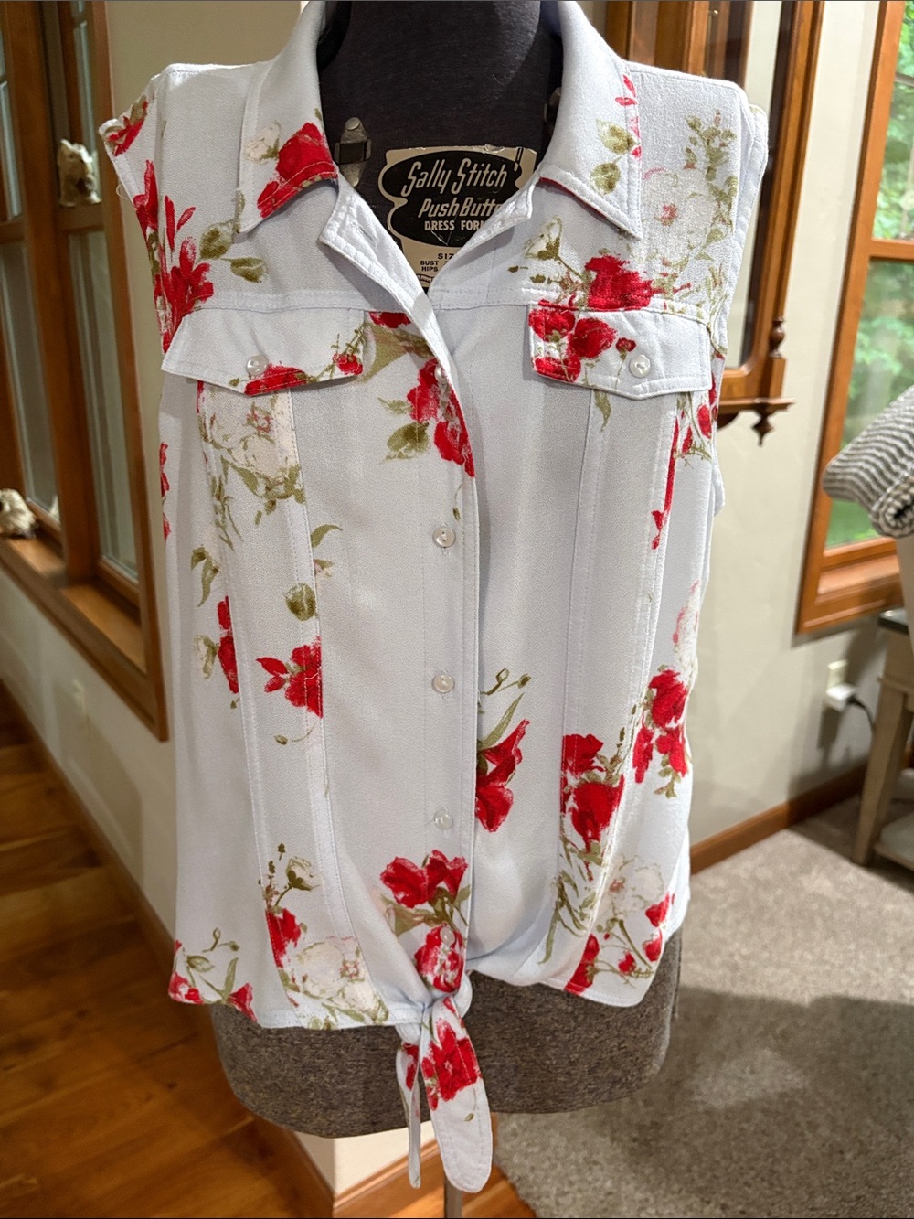 American Rag Light Blue Button-Up Blouse with Red Floral Accents Sleeveless XL
